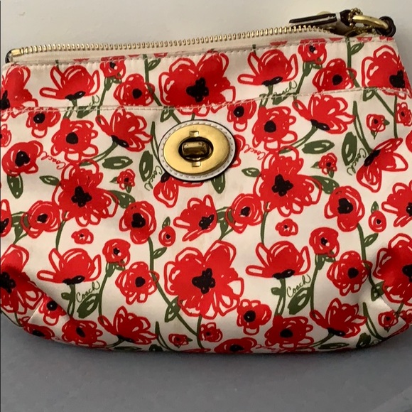 Purse - Picture 1 of 3